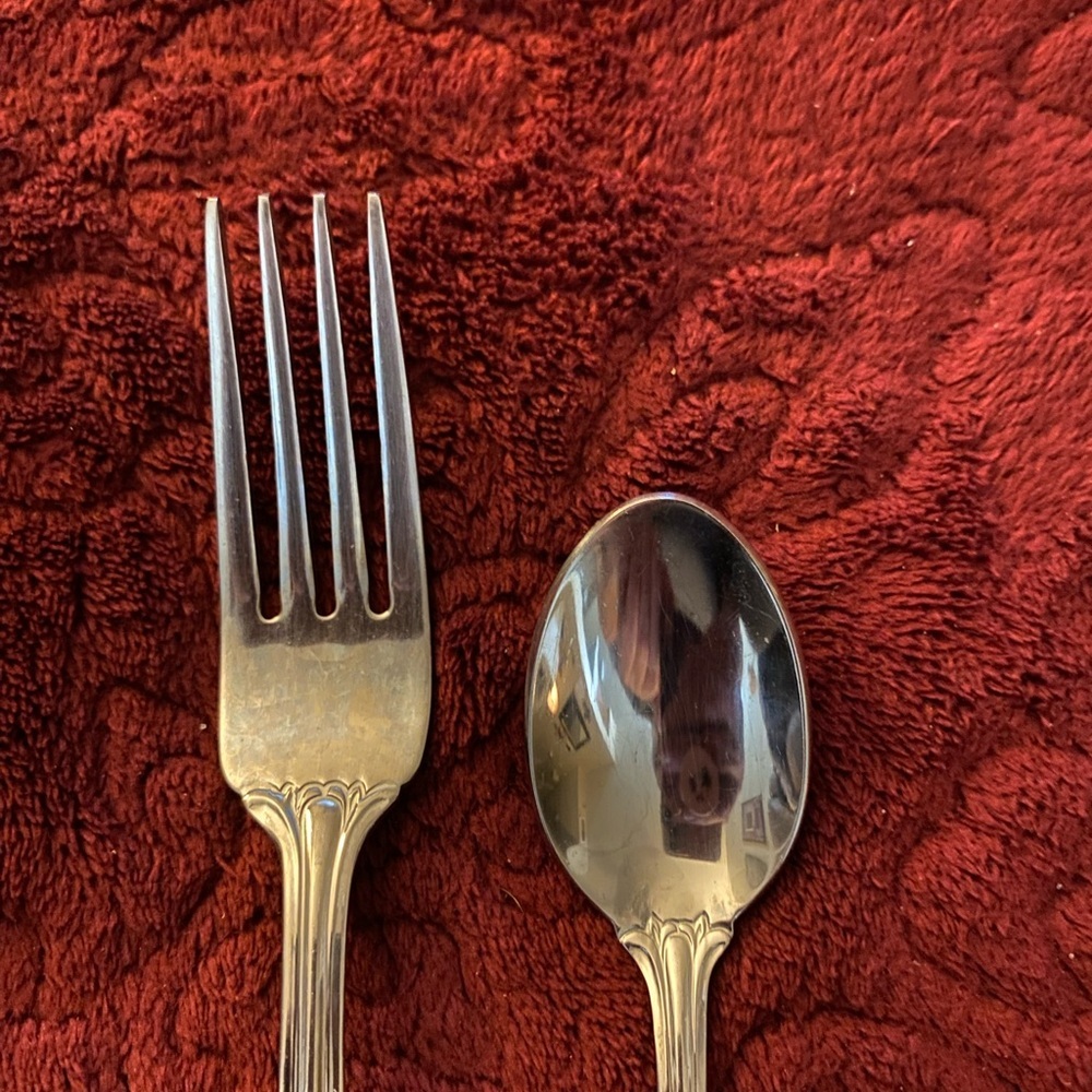 Elegant Silver Fork and Spoon Set.
International 18/10. Excellent condition. - Picture 2 of 7